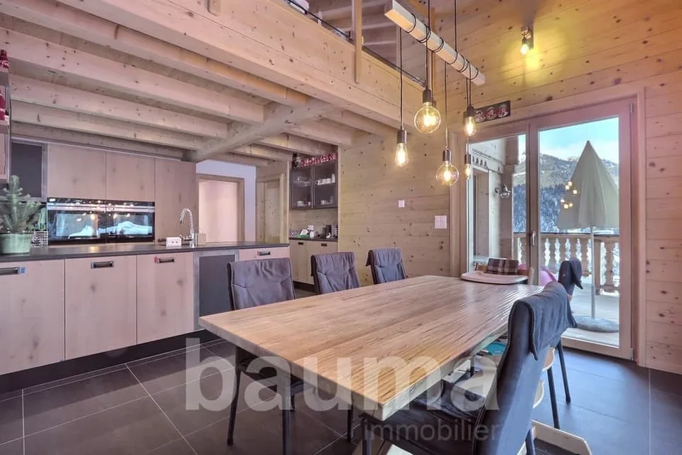 Chalet mit zwei Wohnungen