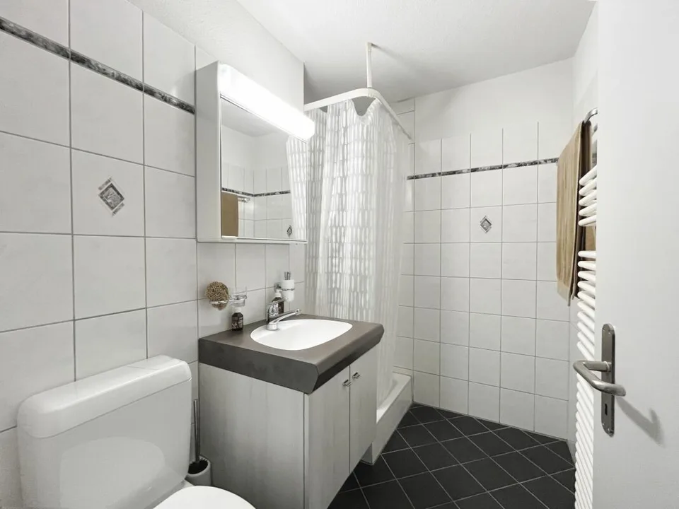 Ampio appartamento di 4½ stanze con giardino d'inverno e due posti auto sotterranei – foto 9 di 13