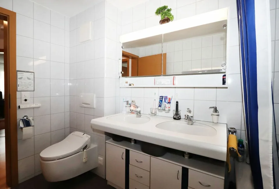 4.5-Zimmerwohnung mit Tiefgaragenplatz und Balkon an ruhiger Lage in Niederurnen – Foto 9 von 19