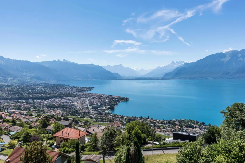 Eigenschaft mit Pool und Panoramablick – Foto 15 von 57