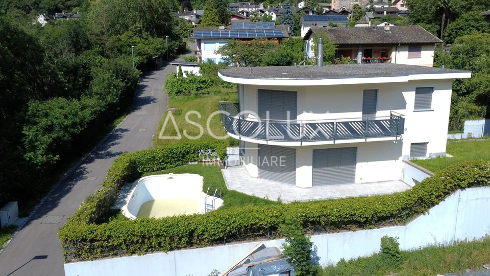 Hübsches 4.5-Zimmer-Einfamilienhaus mit Garten und Pool in ruhiger Wohnlage – Foto 4 von 25