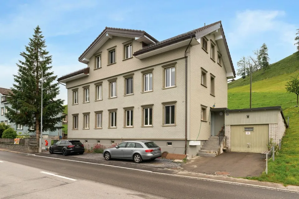 Renovated attic apartment - modern construction standard and living comfort