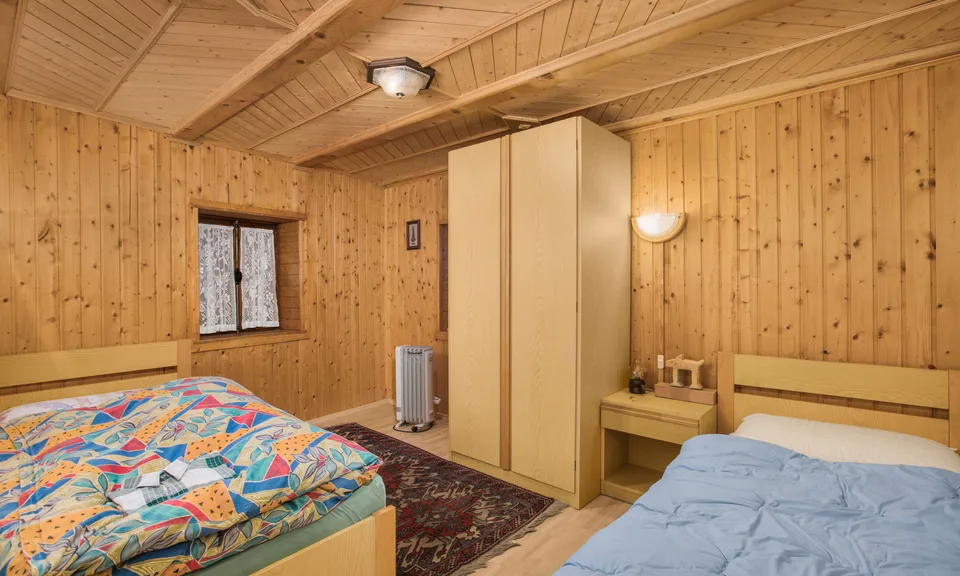 GROßE RENOVIERTE RUSTIKALITÄT MIT 10 ZIMMERN IM VAL DI BLENIO – Foto 7 von 10