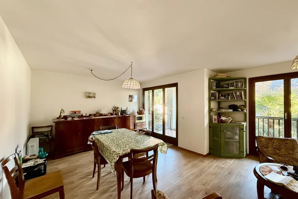 SCHÖNE VILLA MIT 4 ZIMMERN, 2 TERRASSEN UND GARTEN IN AROGNO – Foto 12 von 19