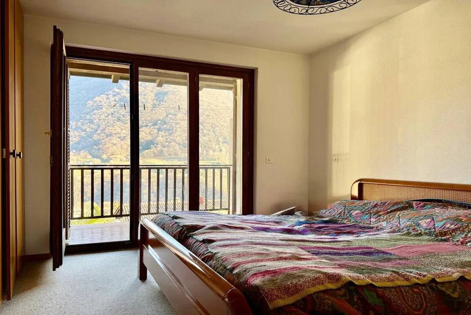 SCHÖNE VILLA MIT 4 ZIMMERN, 2 TERRASSEN UND GARTEN IN AROGNO – Foto 19 von 19