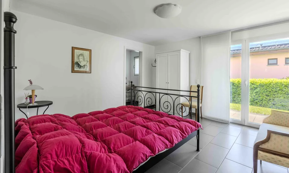 Exklusive Villa mit 6,5 Zimmern, Pool und Garten in Cadro – Foto 6 von 9