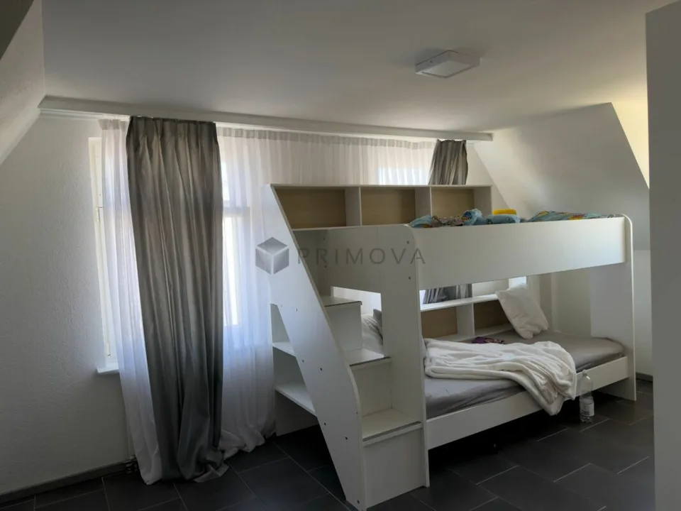 Casa d'angolo attraente con due unità residenziali - ideale per le famiglie o gli investitori – foto 16 di 20