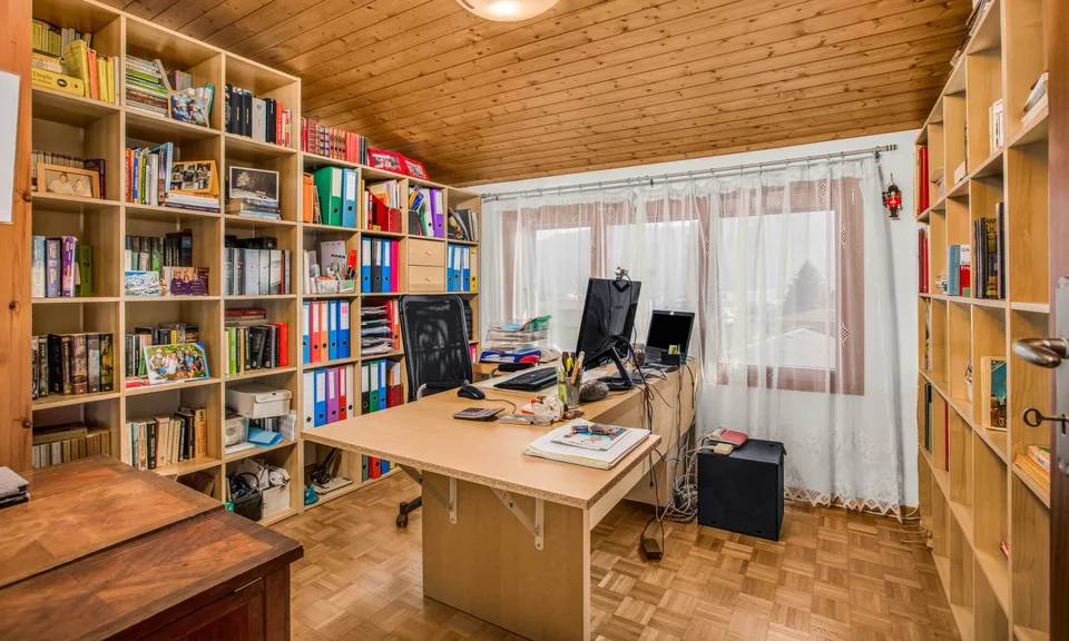 MAGNIFICA CASA DI 7.5 LOCALI CON AMPIO GIARDINO AD AGNO – foto 7 di 10