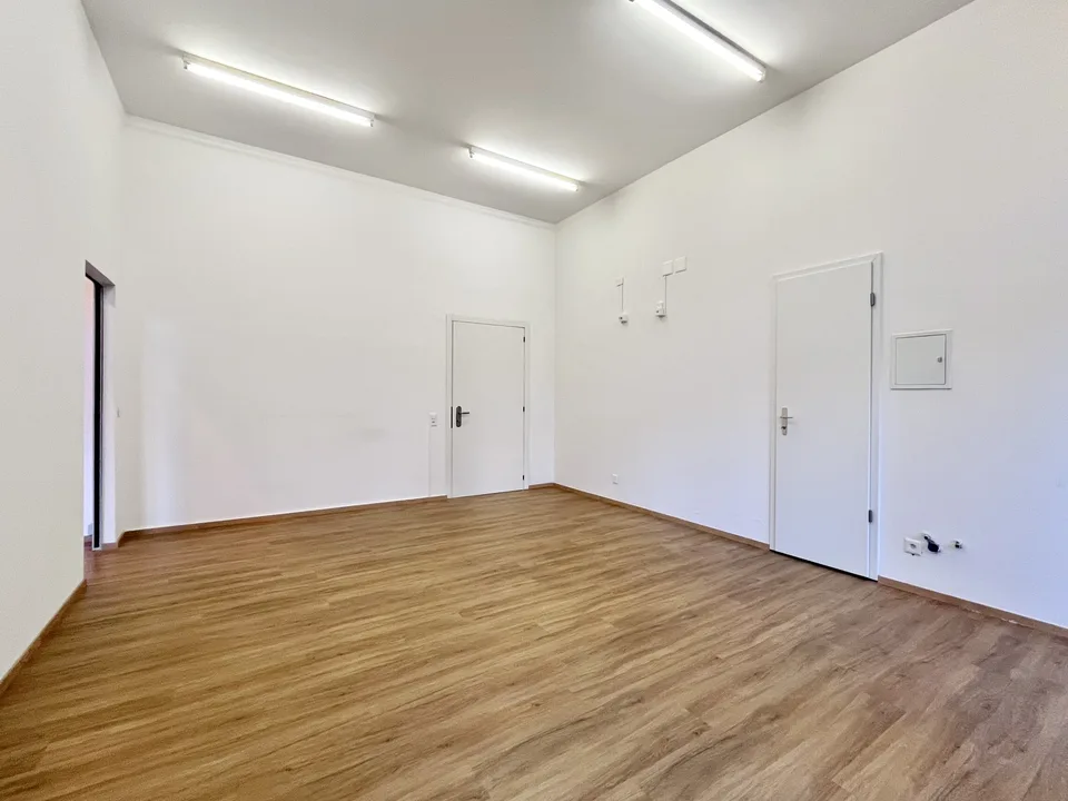 BÜRO ZU VERMIETEN MIT 65 QM UND GROßEN FENSTERN IN LUGANO LORETO – Foto 7 von 10