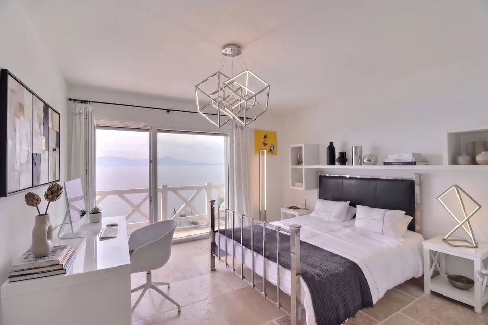 Exceptional property feet in the water in Perroy - Absolute elegance on Lake Geneva – photo 7 of 13