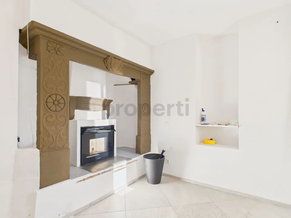 Elegante casa indipendente 1 locale con ampio balcone, Breggia