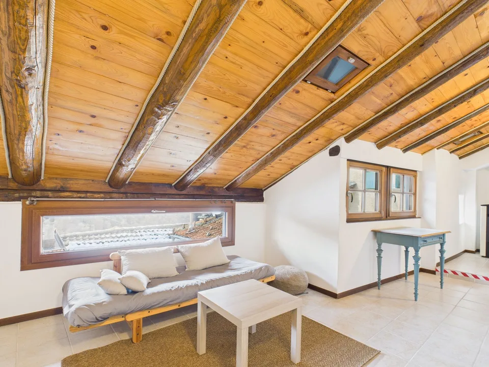 Sogno abitativo a Breggia, TI: Moderna casa unifamiliare con 5 stanze!