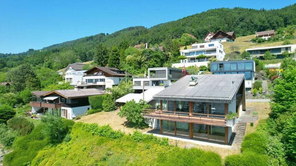 Grossräumiges Einfamilienhaus an Top-Lage mit traumhafter Aussicht