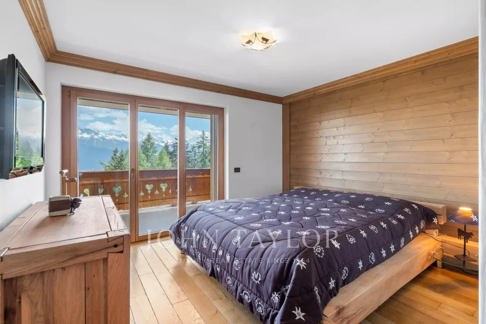 5,5 Luxuszimmer, Kathedraldecke, 4 Suiten, Wellness in Cr... – Foto 8 von 18