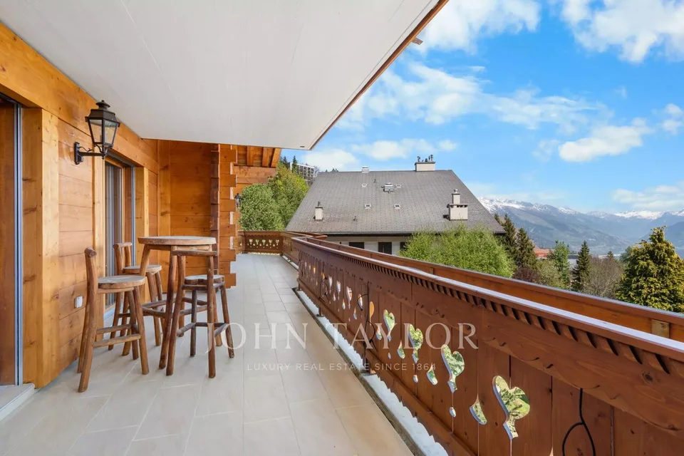 5,5 Luxuszimmer, Kathedraldecke, 4 Suiten, Wellness in Cr... – Foto 6 von 18
