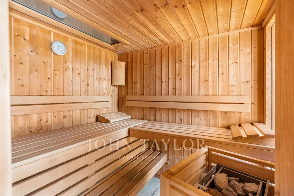 5,5 Luxuszimmer, Kathedraldecke, 4 Suiten, Wellness in Cr... – Foto 12 von 18