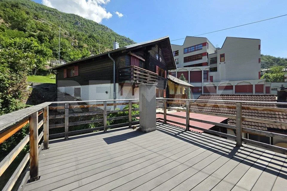 Zwei Häuser, ein Zuhause voller Möglichkeiten – photo 12 of 13