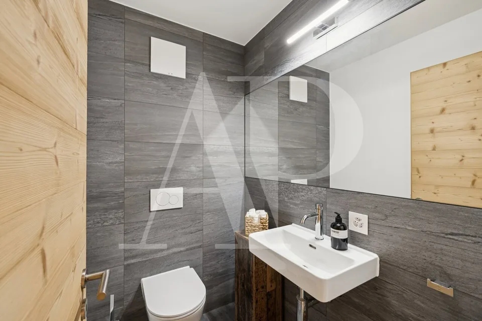 Geräumige Wohnung im Dachgeschoss mit Panoramablick – Foto 24 von 27