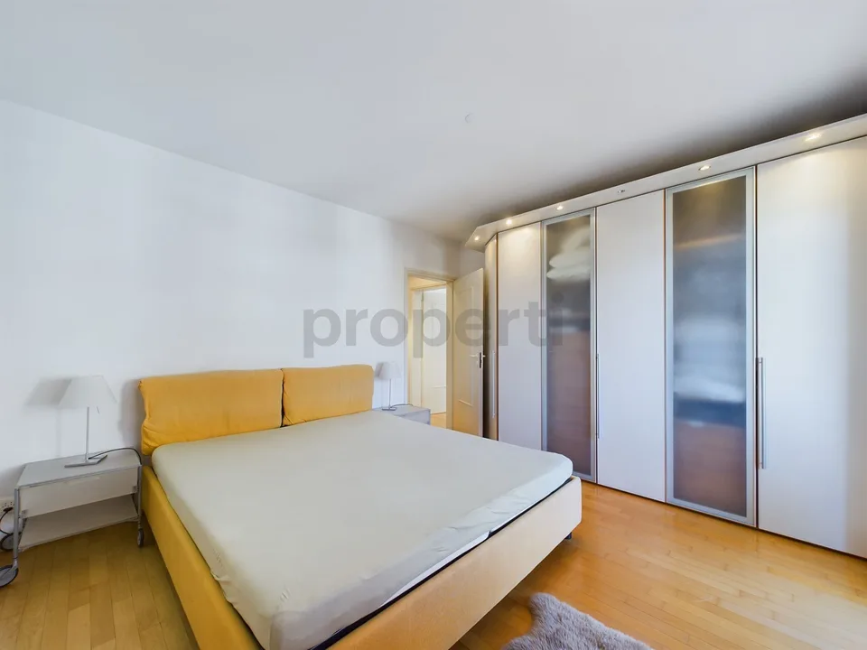 Möbliertes 2,5-Zimmer-Apartment in Locarno mit Seeblick und modernen Möbeln