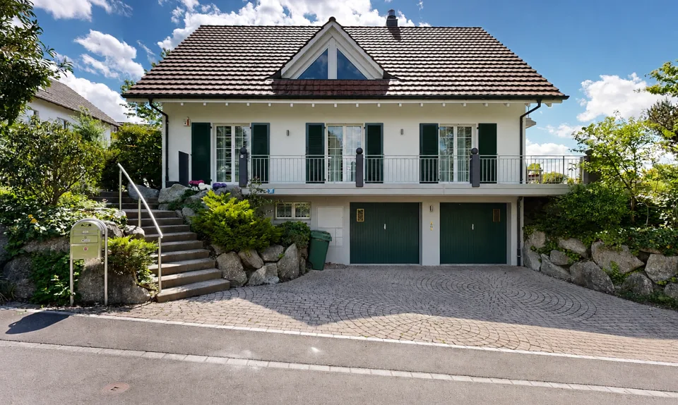 Freistehendes Einfamilienhaus mit unverbaubarer Aussicht – Foto 11 von 19