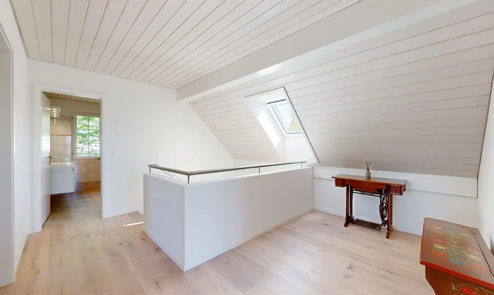 Freistehendes Einfamilienhaus mit unverbaubarer Aussicht – Foto 8 von 19