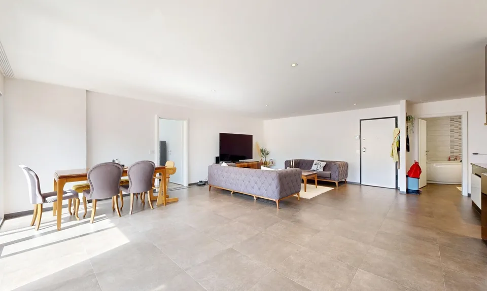 Grand 5,5p de 200 m² + Terrasses – Idéal Investisseurs ou Bi-familial