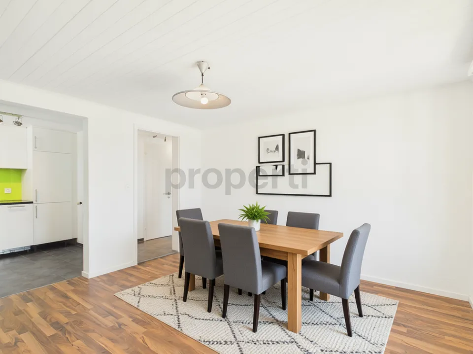 Helle 2-Zimmer-Dachgeschoss-Wohnung in Dorfzentrum von Füllinsdorf