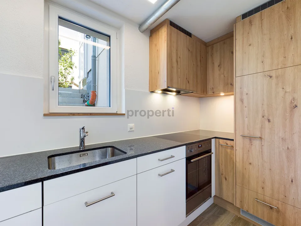 Charmante 2.5-Zimmer Wohnung in ruhigem Einfamilienhaus-Wohnquartier – photo 2 sur 16
