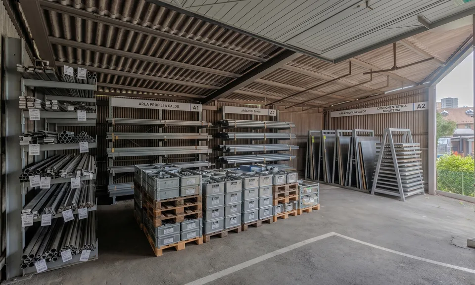 GRANDE ESPACE ARTISANAL/COMMERCIAL 7.5 PIÈCES À BALERNA – photo 8 sur 9