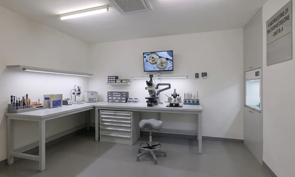GRANDE ESPACE ARTISANAL/COMMERCIAL 7.5 PIÈCES À BALERNA – photo 6 sur 9