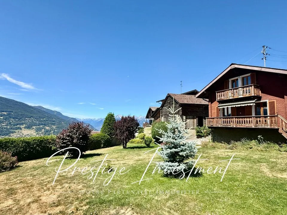 Charmantes Chalet mit 4,5 Zimmern und Nebengebäuden - Nax
