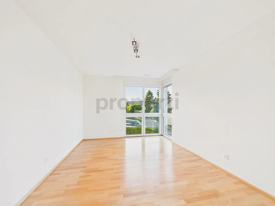 Appartement moderne de 4,5 pièces avec balcon, Dachsen