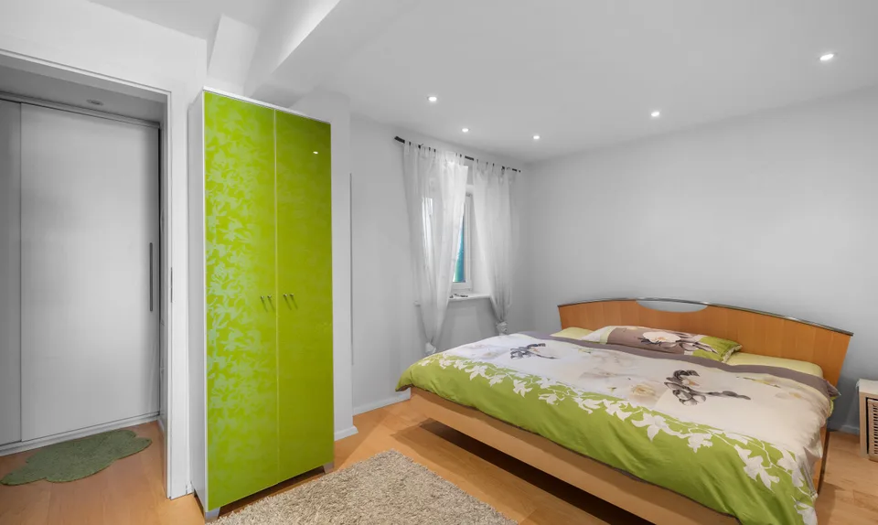 Geräumiges Zweifamilienhaus an zentrumsnaher Lage – Foto 10 von 18