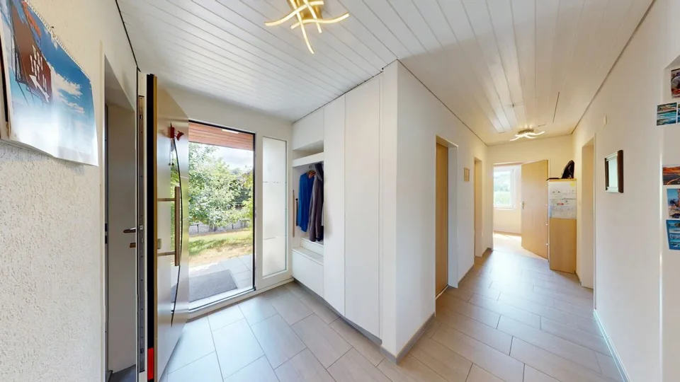 RESERVIERT . Charmantes 5.5 Zimmer Einfamilienhaus mit Alpenblick und traumhaftem Garten – Foto 12 von 14