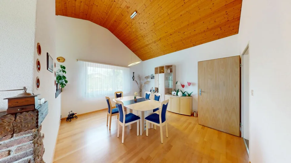 RESERVIERT . Charmantes 5.5 Zimmer Einfamilienhaus mit Alpenblick und traumhaftem Garten – Foto 6 von 14