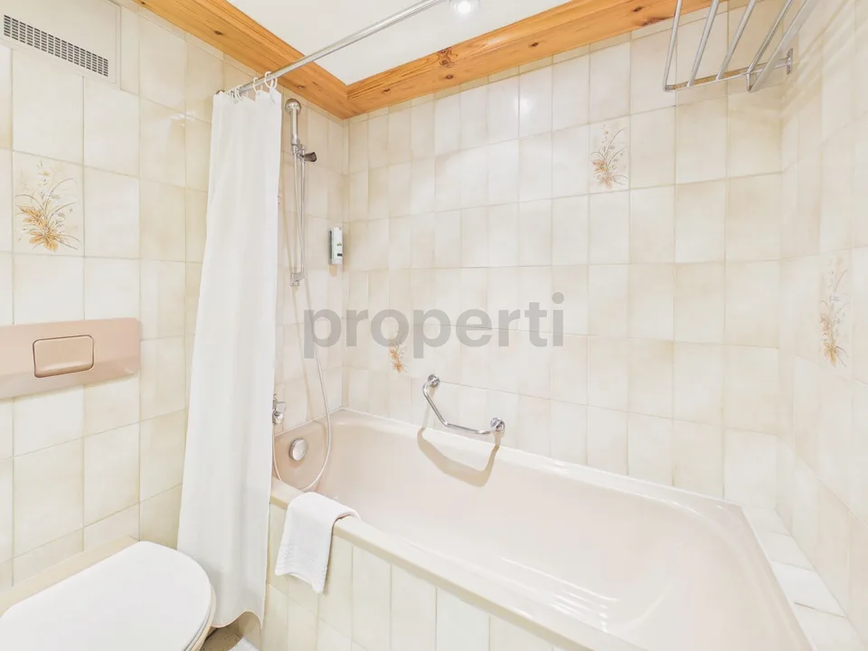 Bright 1.5-room apartment with balcony, Davos Dorf – photo 8 of 14
