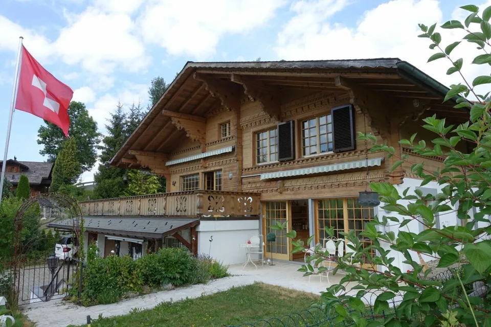 Absolutes Bijou - Freistehendes Chalet in Saanen-Gstaad
