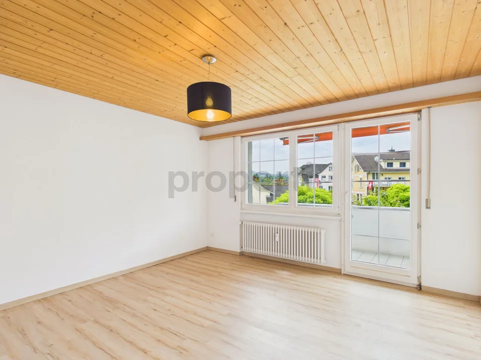Ruhige 3.5-Zimmer-Eigentumswohnung mit praktischem Innenparkplatz, Roggwil