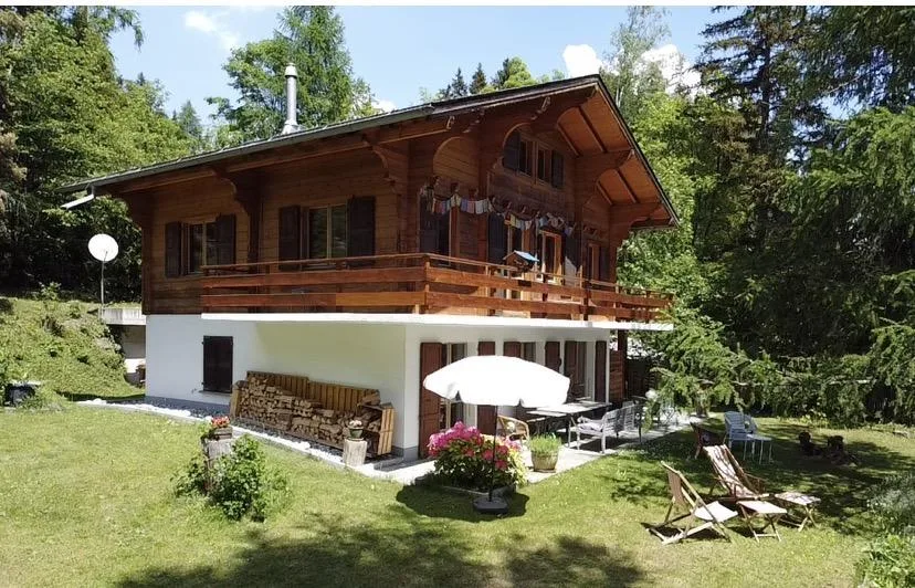 Chalet familiare o affascinante pied-à-terre ad Anzère – foto 11 di 13