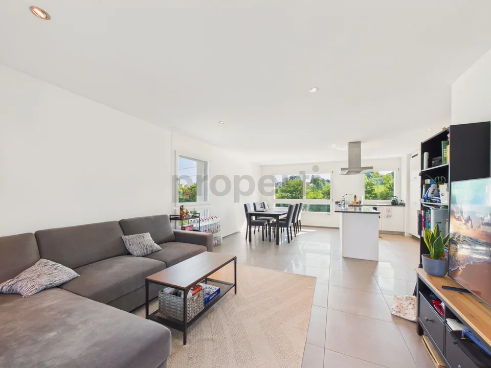 Moderne und grosszügige 3.5-Zimmer-Wohnung in Adliswil