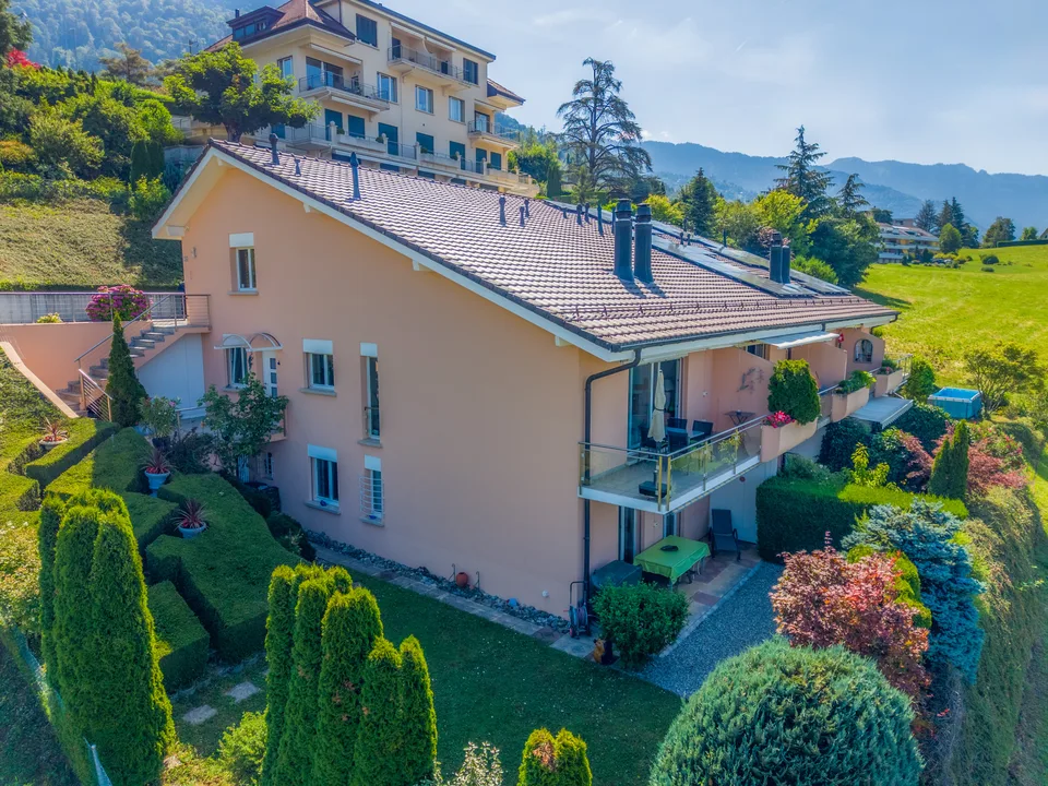 RESERVE - MONTREUX - SPACIEUSE VILLA MITOYENNE AVEC VUE PANORAMIQUE