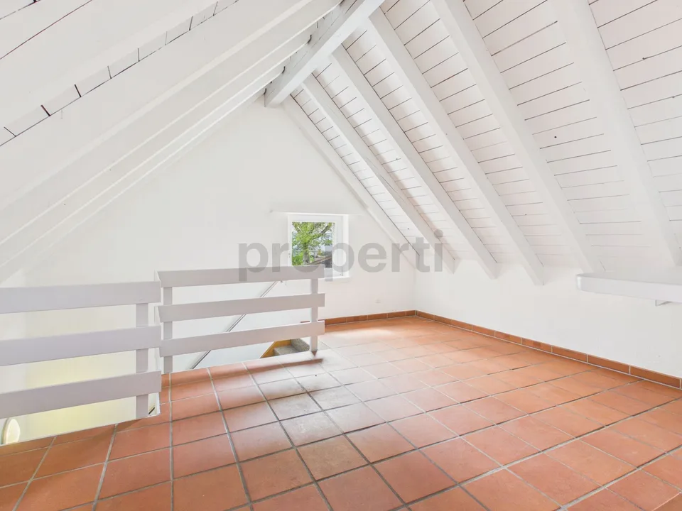 Appartement mansardé de 4,5 pièces confortable avec balcon à Beringen