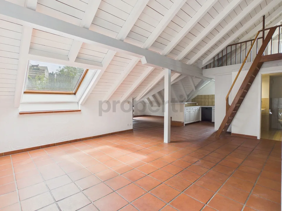 Appartement mansardé de 4,5 pièces confortable avec balcon à Beringen