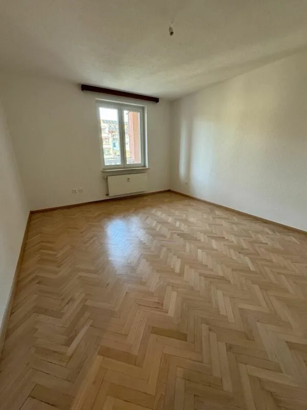Helle 3.5-Zimmerwohnung in zentraler Lage am Luzernerring