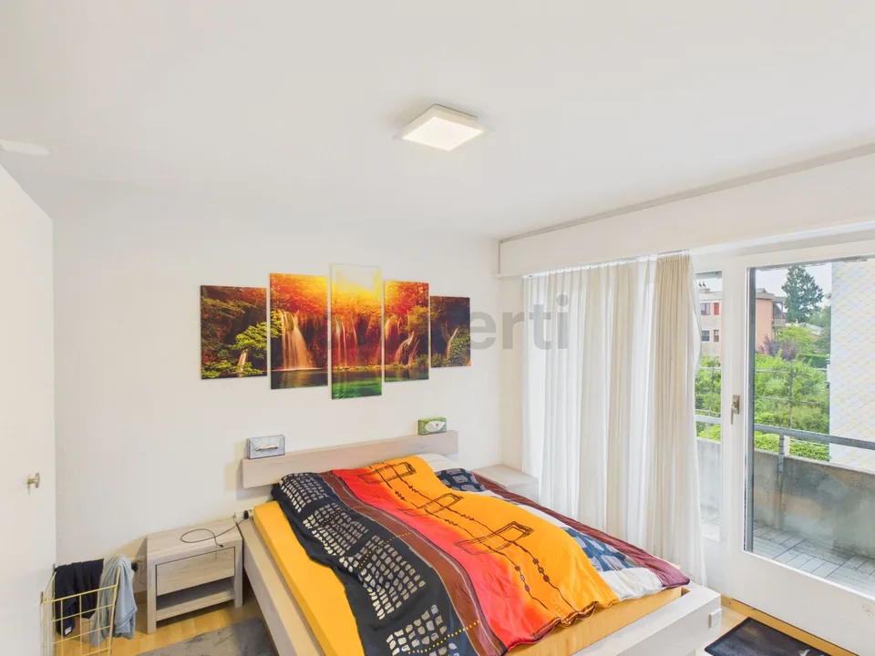 Modernes 2.5-Zimmer-Apartment mit Balkon, Sutz-Lattrigen