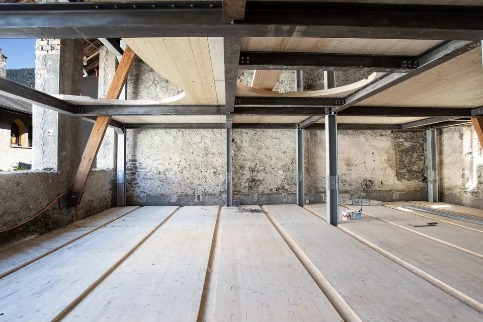 Maison 7.5 pièces à Saint-Pierre-de-Clages de 237 m2 en rénovation – photo 5 sur 9