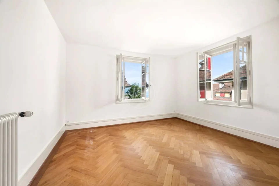 Elegante villa di carattere a Losanna con vista sul lago e potenziale di sviluppo. – foto 4 di 25