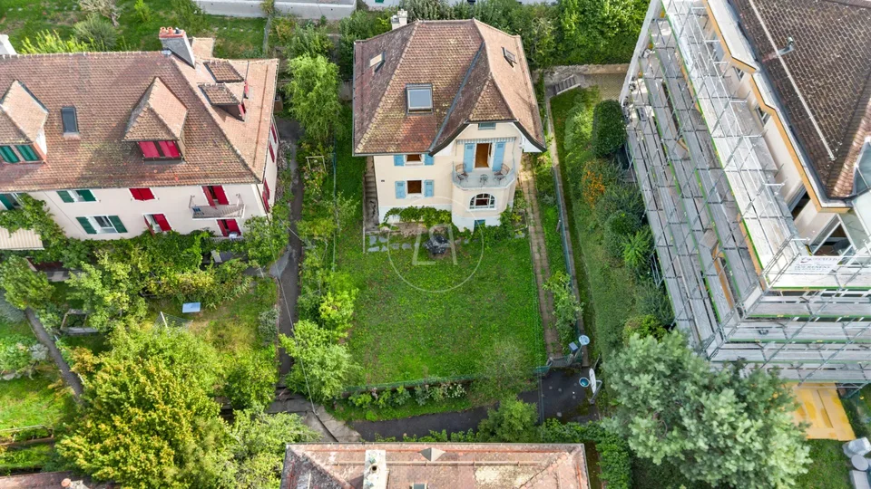 Elegante villa di carattere a Losanna con vista sul lago e potenziale di sviluppo. – foto 13 di 25