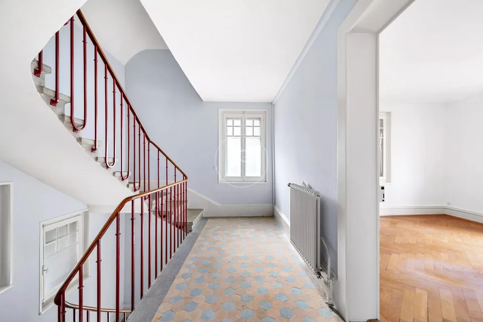 Elegante villa di carattere a Losanna con vista sul lago e potenziale di sviluppo. – foto 8 di 25