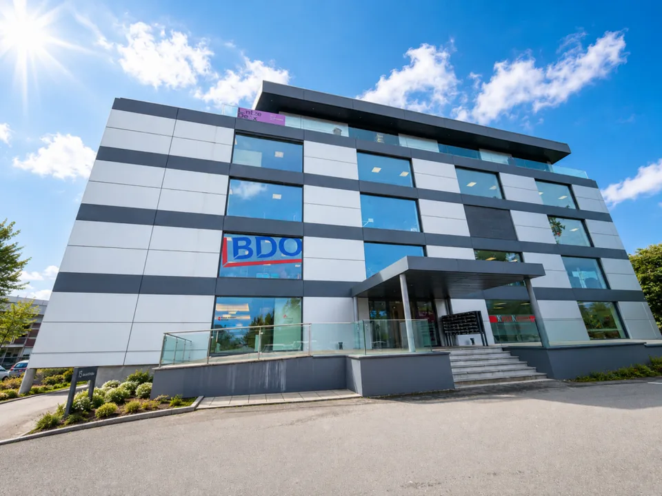 Spacious office with conference space for rent